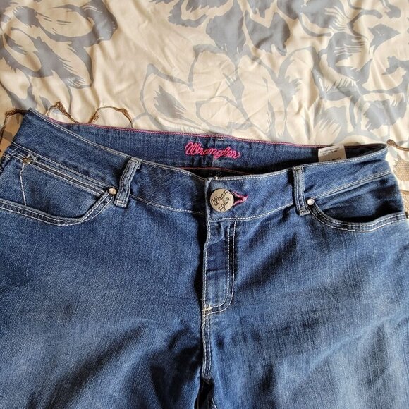 Wrangler Blue Jeans - Size 13/14 x 34 - Picture 2 of 13